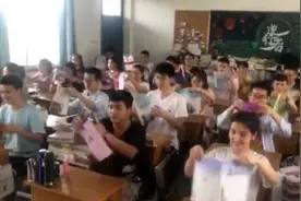 疫情下的高中音乐课：全班打拍、即兴跳舞，“眼里都有光”图片