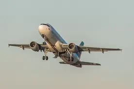 475万元！一架机龄23年的“退役”飞机机身在山东产权交易中心挂牌转让图片