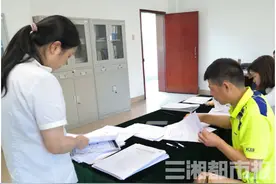 高职单招即将启幕，长沙航院严把考生资格审查关图片