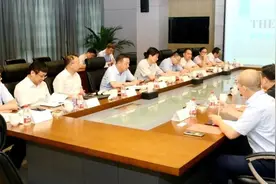 河南能源党委书记、董事长刘银志到中瑞实业集团考察交流图片
