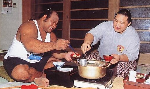 日本相扑：大胖子打架背后的辛酸史