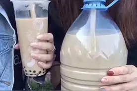 迷人计丨Jennie的“独家”玻璃渐变唇，被蔡徐坤抄走了？图片