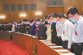 「地评线」大洋网评：默哀一分钟 激扬千钧力图片