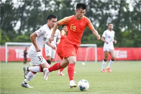 国足4比1轻取上港，但洛国富在国足的位置越发尴尬了……图片