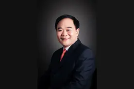 全国人大代表李书福：建议适度放开“禁限摩”拉动摩托车产业转型升级图片
