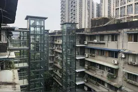 成都老旧小区加装电梯调查：192台已运行 遇反对业主协商不成可走法律途径图片