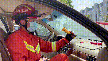 安全锤怎么选？如何快速破拆逃生？消防来支招！有车一族必须了解......