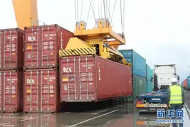 东莞-维尔纽斯首趟中欧班列抵达立陶宛图片