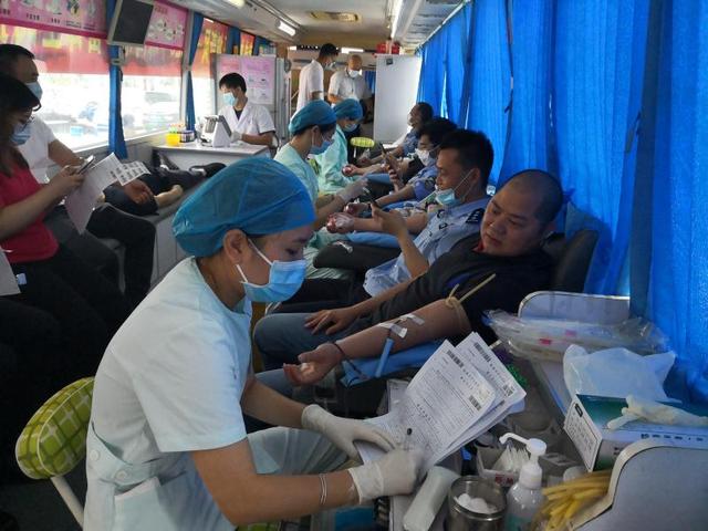 �麣�����۹���������һ����Ƭ������