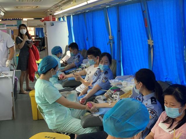 �麣�����۹���������һ����Ƭ������