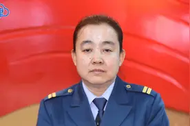 全国人大代表王艳：建议男驾驶员55岁退休、延长新能源出租车报废期……视频封面