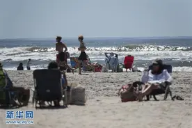 美国纽约州部分海滩恢复开放图片