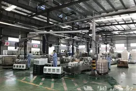 湖北一企业柴油车尾气处理液销量增长超30%图片
