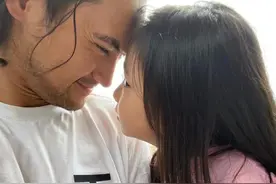 袁弘与小萌娃合影父爱泛滥 网友：再生个闺女图片