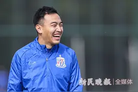 “资深”段子手、队内“老大哥”原来你是这样的冯潇霆图片