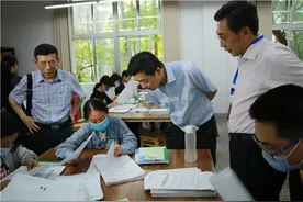四川省档案馆馆长祝云一行到四川省档案校视察调研图片