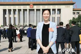 全国人大代表葛菲建议：在全国范围内推行“电子身份证”图片