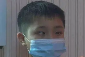 东莞一男孩疯狂玩游戏玩出了“斗鸡眼”进医院，到底是怎么回事？图片