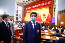 专访全国人大代表、齐鲁石化总经理韩峰：“低油价时代”如何保障中国的能源安全？图片