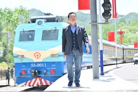 「出彩河南青年说」扶贫干部李治杰：让村民守在家门口也能过上好日子图片