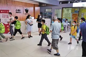 校外培训机构开课西安家长很纠结 老师建议：因人而异慎重选择图片