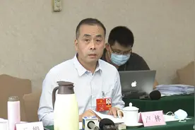 真知灼见·现场声丨全国人大代表卢林：建议法庭引入专业人士当人民陪审员视频封面