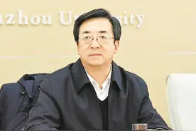 王锐委员 坚守防疫岗位 履行委员职责图片