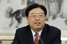 李春奎代表：建议推出刺激消费“组合式”政策，激活内需市场图片