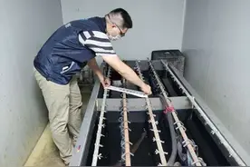 花样偷排废水还拒不承认，东莞横沥这家电镀作坊被端了图片