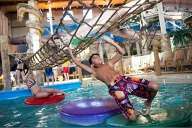 全球城市观察︱疫情下的美国“小长假”，观望中的度假小镇图片