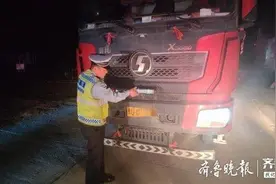 车牌上装强光灯使监控致盲？烟台“百吨王”罐车被交警截停图片