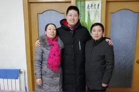 淄博“最美家庭”｜一家和睦的白衣天使，“我们每天和初恋一样”图片