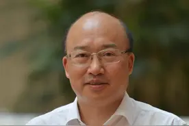 代表专访丨省财政厅党组书记尹学群：推动更加积极有为财政政策落地生根图片
