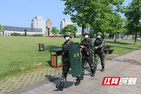 武警株洲支队：执勤战备正当时 争做“两会”安保“局内人”图片