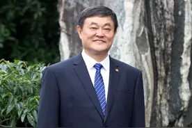 全国人大代表李杰：基层医疗能力仍需加强 避免医疗资源挤兑图片