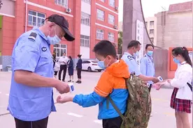 60秒｜“小神兽归笼”！聊城临清8万余名中小学生返校复学图片