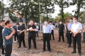我县召开易地扶贫搬迁“百日攻坚”第六次现场观摩暨表彰会议图片