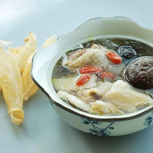 花胶煲猪展 花胶煲猪展肉