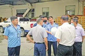 行业自律 部门严管“疯狂的头盔”炒作降温图片