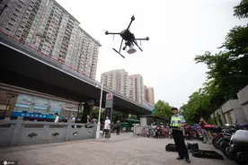 硬核！杭州交警出动无人机高空巡逻喊话图片