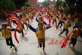 安塞腰鼓进校园图片