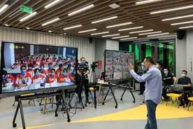 全国政协委员俞敏洪今年提案继续聚焦城乡教育均衡图片