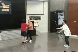 你的孩子会跟陌生人走吗？结局令人意外图片