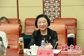 「两会好声音」全国政协常委梁静：建议发放小额消费券 精准帮扶小店图片