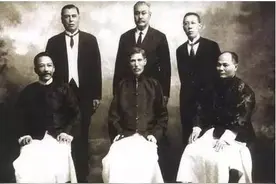 出生豪门、家道中落、白手起家、再成巨富……澳门赌王何鸿燊的开挂人生图片