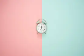 10个与时间有关的英语短语，让你的口语更地道图片