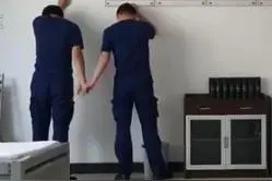 2名消防员吵架，班长的处理方式笑疯网友……图片