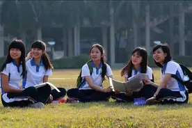 高音喇叭扰民又伤身，市政协委员提议降低中小学校噪音图片