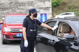 雅安女警张敏锐：勇挑重担，既是指挥员也是侦查员图片