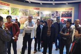 罗湖区召开局级老干部经济社会发展情况通报会图片